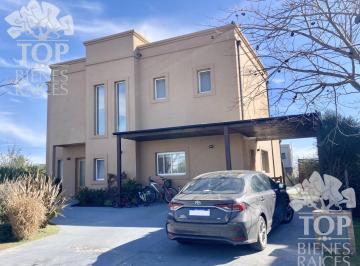Casa · 182m² · 5 Ambientes · Casa en Venta en El Canton - Puerto