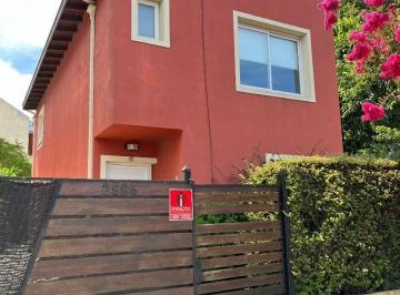 Casa · 122m² · 4 Ambientes · 3 Cocheras · Comoda Casa de 3 Dorm. en Chauvin con Piscina