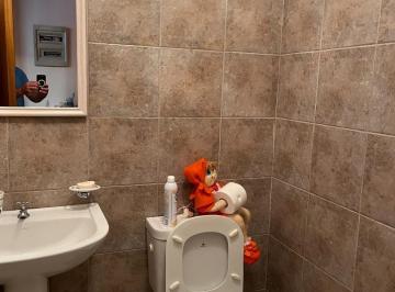 Local comercial · 35m² · Adrogue Venta Local Comercial C/baño y Deposito