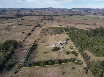 Campo · 257m² · 5 Ambientes · 2 Cocheras · Chacra en Pubelo Eden.