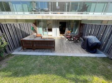 Departamento de 2 ambientes, Uruguay · Alquiler Anual, Departamento de 1 Dormitorio en Plena Peninsula de Punta del Este