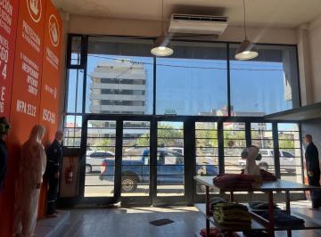 Local comercial · 300m² · 8 Ambientes · Local en Ruta 22, Neuquén.