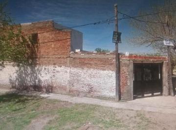 Edificio · 300m² · 3 Ambientes · Edificio Comercial en Venta - 2 Dorm. 1 Baño 1 Stud 9 Boxes - 204 m 2totales - Ensenada