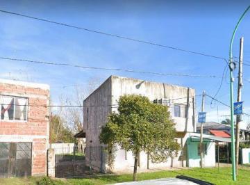 Casa · 80m² · 4 Ambientes · 1 Cochera · Casa en Venta - 2 Dorm. 2 Baños - Jardín - 177.72 m² - Punta Lara, Ensenada