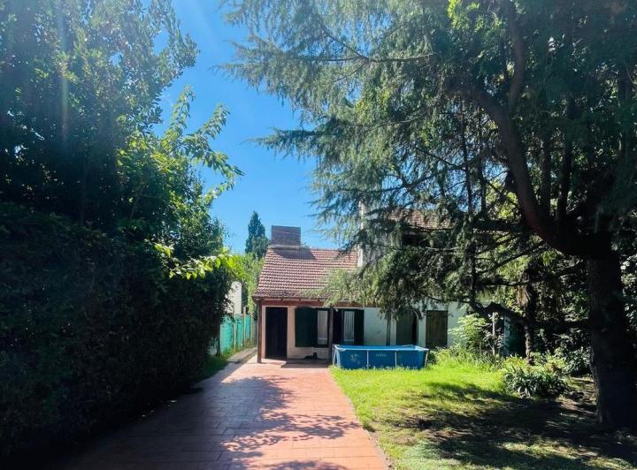 Casa · 189m² · 8 Ambientes · 1 Cochera