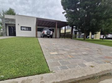 Casa · 170m² · 4 Ambientes · 2 Cocheras · Casa a Estrenar en Alquiler Valdevez Barrio, Ezeiza