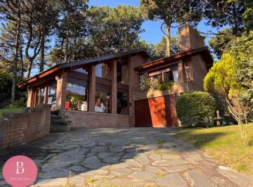 Casa · 270m² · 5 Ambientes · 1 Cochera · Casa en Venta Pinamar Norte Oportunidad! Retasada