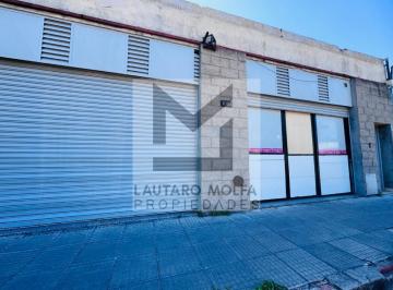 Local comercial · 200m² · 4 Ambientes · 3 Cocheras · Amplio Local Para Diversos Rubros
