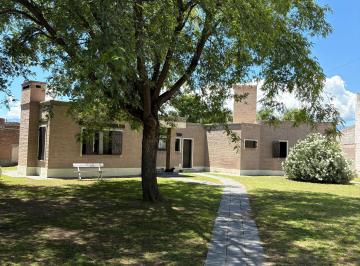 Casa de 5 ambientes, Villa Dolores · Excelente Propiedad en Venta con Perfecta Ubicación