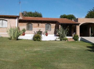Frente completo · Vc17 "Bajó de Precio" ¡Casa Tipo Chalet en Parque Siquiman, con Vista Al Lago!