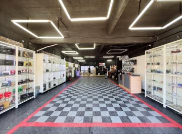 Local comercial · 144m² · Local Comercial Venta Sobre Av - Acepta Permuta