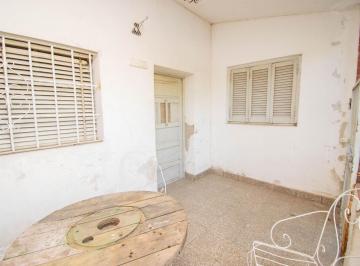 Casa · 112m² · 3 Ambientes · 2 Cocheras · Venta Casa a Refaccionar Sobre Av Gral Paz