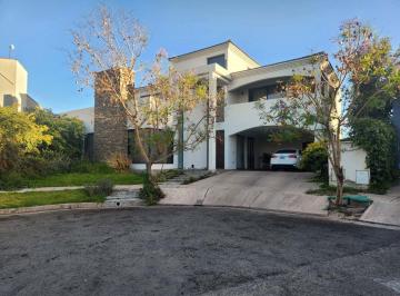 Casa · 340m² · 10 Ambientes · 2 Cocheras · Hermosa Propiedad en Venta en La Barraca