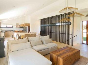 Casa · 254m² · 6 Ambientes · 2 Cocheras · Casa Amoblada en Posta Carreta Sta Rosa de Calamuc