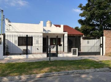 Casa · 88m² · 3 Ambientes · 3 Cocheras · Venta Casa 3 Ambientes en Grand Bourg.