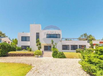 Casa · 404m² · 6 Ambientes · 2 Cocheras · Venta Casa Exclusiva con Vista Al Mar
