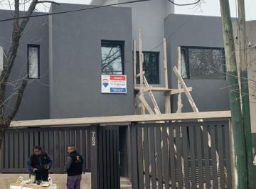 Casa · 138m² · 4 Ambientes · 1 Cochera · Venta Casa Estrenar Barrio Inglés Apto Crédito