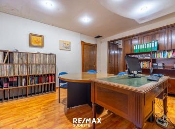 Casa · 205m² · 7 Ambientes · Venta Casa Centrica Ideal Para Profesionales