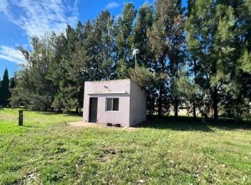 Casa · 205m² · 5 Ambientes · 10 Cocheras · Chacra de 1 Hectarea con Dos Casas de 3 Ambientes Tomas Jofre F: 10293