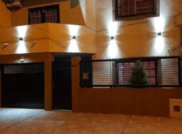 Casa · 193m² · 4 Ambientes · Casa 3 Dorm. de 200 m² Totales - Ensenada