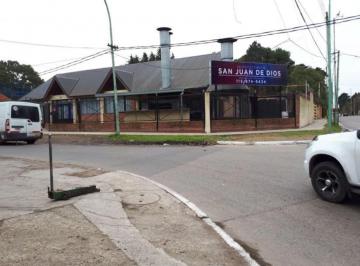 Local comercial · 300m² · 3 Ambientes · 30 Cocheras · Local Comercial en Venta - 900 m² - Berazategui