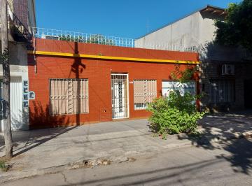 Casa de 3 ambientes, Tres de Febrero · Casa 3 Amb con Garage y Fondo Libre