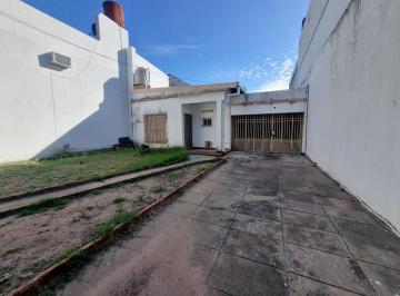 Casa · 85m² · 2 Dormitorios · Casa de 2 Dorm. Sobre 10x20 a Minutos del Centro!