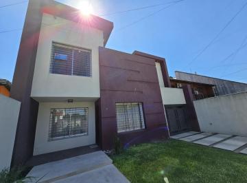 Casa · 202m² · 4 Ambientes · 3 Cocheras · Casa en San Antonio de Padua