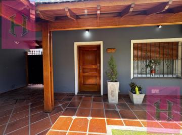 Casa · 163m² · 4 Ambientes · 1 Cochera · Venta - Casa con Quincho o Segunda Vivienda en Monte Grande – ¡Oportunidad Única!