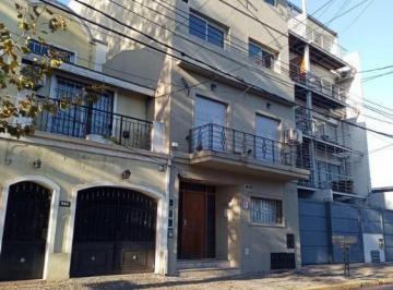 Departamento de 3 ambientes, Quilmes · Piso de 3 Ambientes en Primer Piso por Escalera