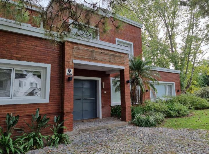 Casa · 264m² · 6 Ambientes