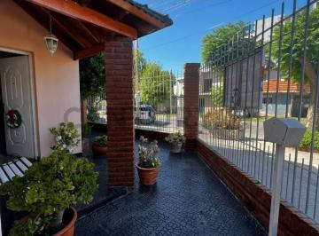 Casa · 164m² · 5 Ambientes · Casa en Venta 3 Dorm., La Plata Tolosa