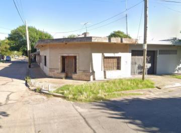 Casa · 70m² · 4 Ambientes · Casa Venta - 3 Dorm. 2 Bañso - 70 m² Totales - Berazategui