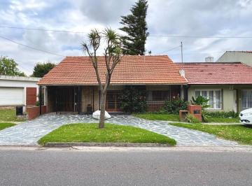 Casa · 234m² · 3 Ambientes · 1 Cochera · Chubut 1800 - Constitucion - Mar del Plata
