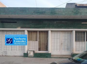 Casa · 260m² · 6 Ambientes · En Venta Ideal Inversor Para Edificio en Palomar Propiedad Sobre Lote de 259 m Zona Centrica F: 1030