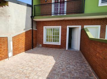 PH · 90m² · 3 Ambientes · 1 Cochera · Alquilo PH 2 Dormitrios, con Ingreso Vehicular - Republica de Italia 4131 - Neuquén Capital