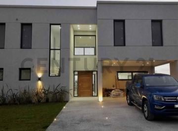 Casa · 206m² · 5 Ambientes · 2 Cocheras · Venta Casa a La Laguna en El Barrio San Lucas Canning - San Vicente