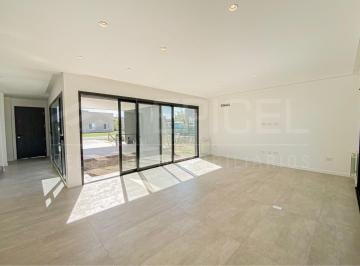 Casa · 215m² · 5 Ambientes · 2 Cocheras · Casa a Estrenar 4 Ambientes - San Felipe, Canning