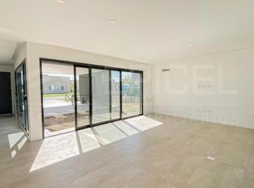 Casa · 215m² · 5 Ambientes · 2 Cocheras · Casa a Estrenar 4 Ambientes - San Felipe, Canning