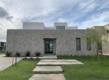 Casa · 223m² · 7 Ambientes · Casa en Santa Ana a La Laguna, Villanueva
