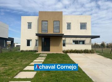 Casa · 180m² · 5 Ambientes · Casa en Venta de 3 Dorm. a Estrenar en Barrio Ceibos, Puertos.