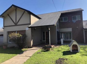 Casa · 210m² · 5 Ambientes · 1 Cochera · Casa 5 Ambientes Venta Ituzaingó Sur