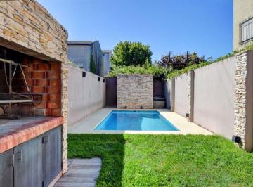 Casa · 127m² · 5 Ambientes · 1 Cochera · Casa Duplex 5 Ambientes Venta Olivos Pileta