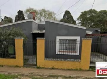 Casa de 6 ambientes, Almirante Brown · Casa Americana