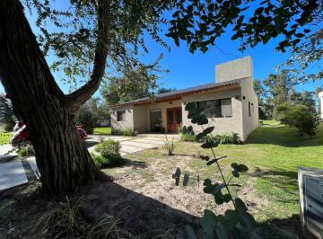 Casa · 160m² · 3 Dormitorios · 1 Cochera · Casa en Venta en Country Las Praderas