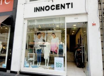 Local comercial · 111m² · 2 Ambientes · Excelente Local en Alquiler en Recoleta en La Av Sante Fe Al1500