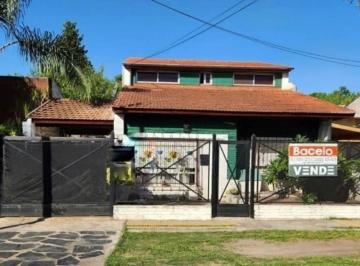 Casa de 8 ambientes, Almirante Brown · Chalet