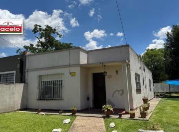 Casa de 5 ambientes, Almirante Brown · Casa