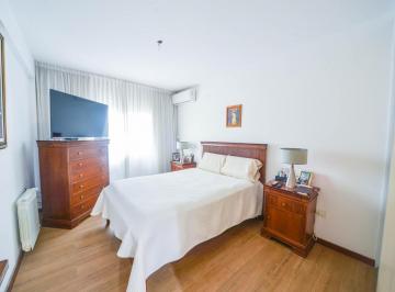 Departamento · 67m² · 3 Ambientes · 1 Cochera · Venta - Departamento de 2 Dorm. Al Frente Orientación Norte - Martin, Rosario