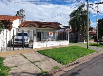 Casa de 3 ambientes, Almirante Brown · Chalet en Venta Y/o Alquiler en Muy Buena Ubicación en Adrogue
